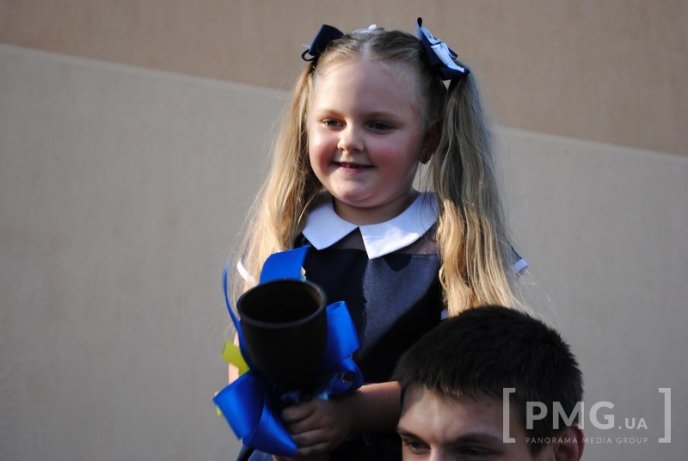 Мукачівська ЗОШ №4 патріотично відсвяткувала День знань – 28