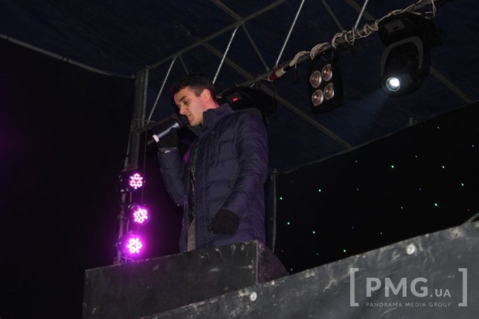 Другий день фестивалю "Червене вино – 2016" супроводжувався виступами закарпатських співаків – 09