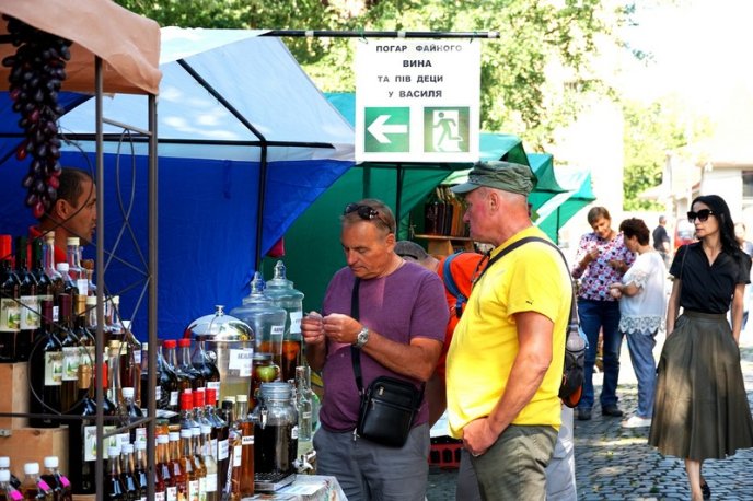 Фестиваль-ярмарок «Медовий Спас» розпочався в Ужгороді – 04