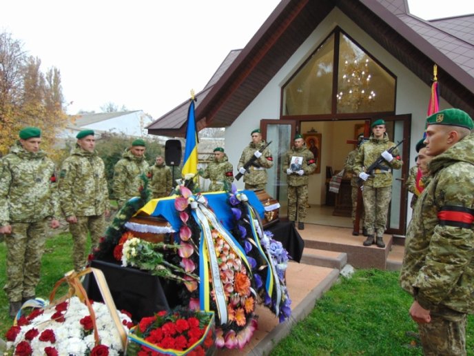 На Закарпатті поховали 21-річного військового – 04