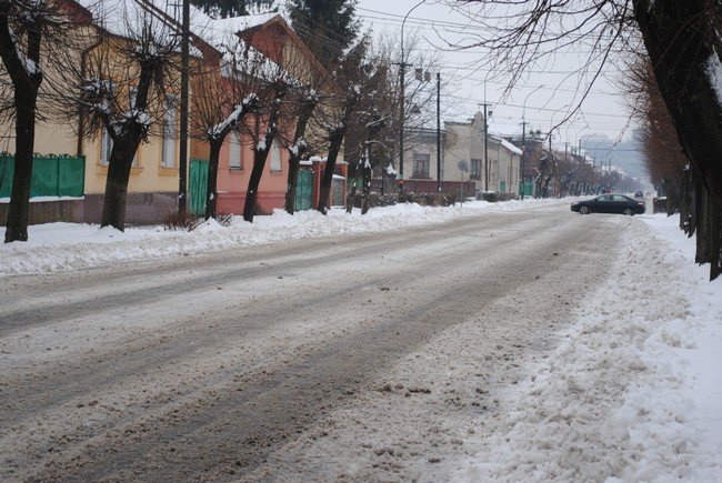 Мукачівці та їх автомобілі потопають у сніговій каші (ФОТОРЕПОРТАЖ) – 03 Мукачівці та їх автомобілі потопають у сніговій каші (ФОТОРЕПОРТАЖ) – 03