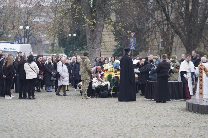 Поховали добровольця, який із 2022 року захищав Україну на фронті – 05