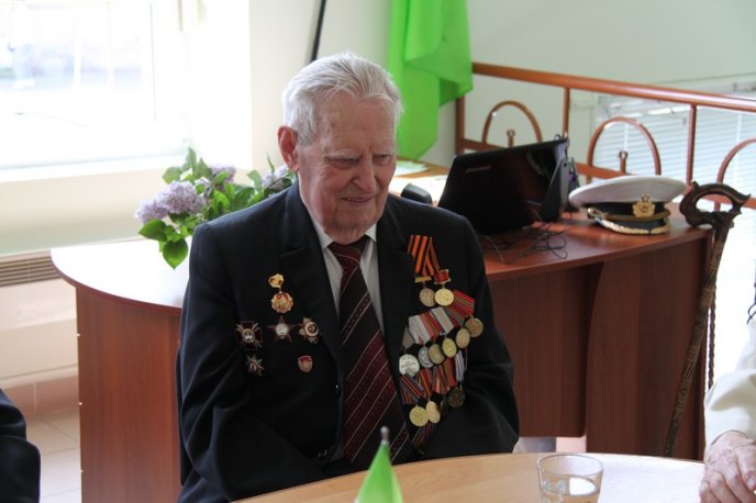 Ветеранів Великої вітчизняної війни зібрали, щоб послухати про війну та привітати зі святом (ФОТО) – 10