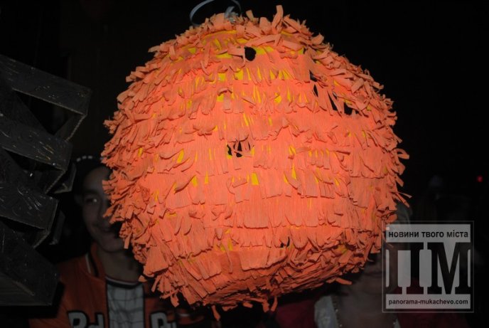 У Мукачеві відзначили День святого Мартина яскравим вогняним шоу (ФОТОРЕПОРТАЖ) – 11