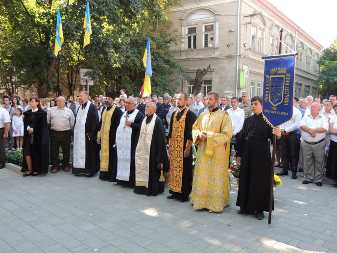 У Берегові відкрили пам’ятник Тарасу Шевченку – 08