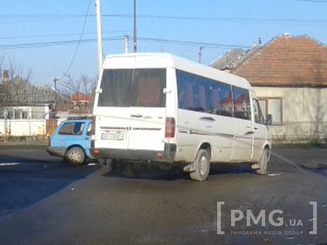 Зранку у Павшині зіткнулись три автомобілі – 02