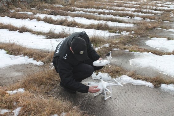 Розбійний напад на автозаправку, захоплення заручників та переговори зі злочинцями: поліцейські розповіли, що насправді відбувалося в Мукачеві – 10