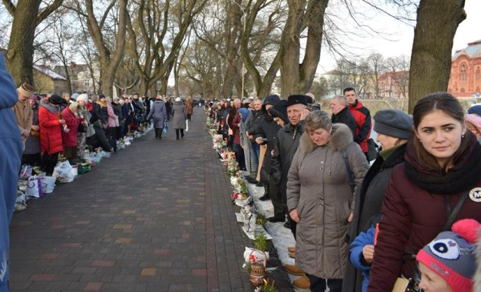 Тисячі вірян прийшли помолитись у храми Ужгорода та освяти воду – 10