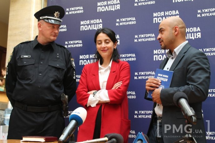 Як в Ужгороді відкривали набір в поліцію – 02