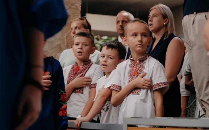 В Угорщині відкрили першу державну двомовну школу для українських дітей – 05