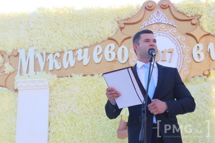 У Мукачеві нагородили випускників-медалістів – 14