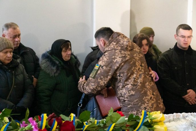 На Закарпатті поховали військового, який з початку війни захищав Україну – 03