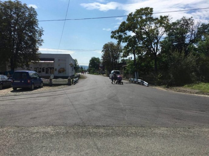 На Виноградівщині ремонтували дорогу – 05