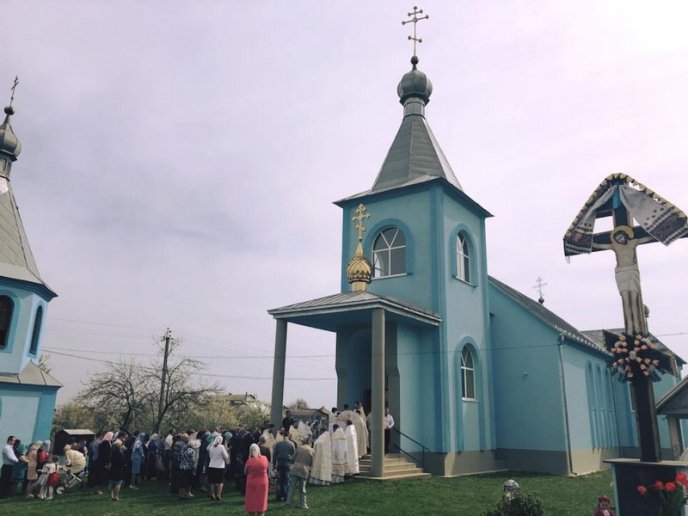 Архієпископ Феодор освятив на Закарпатті новий храм УПЦ – 08
