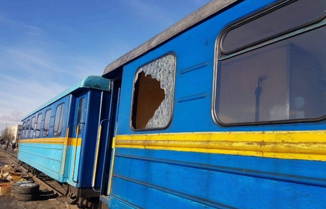Роми побили вікна потяга, — ЗМІ – 01 Роми побили вікна потяга, — ЗМІ – 01