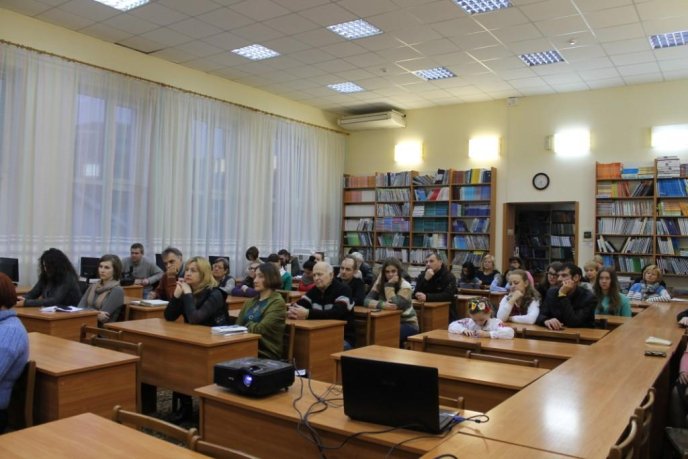 У Закарпатській обласній бібліотеці вшанували пам’ять Героїв Небесної Сотні – 06