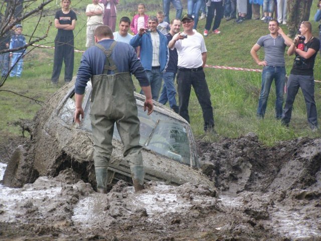Позашляховики борзалися у багнюці на «Karpaty Trophy 2012» (ФОТО, ВІДЕО) – 05 Позашляховики борзалися у багнюці на «Karpaty Trophy 2012» (ФОТО, ВІДЕО) – 05