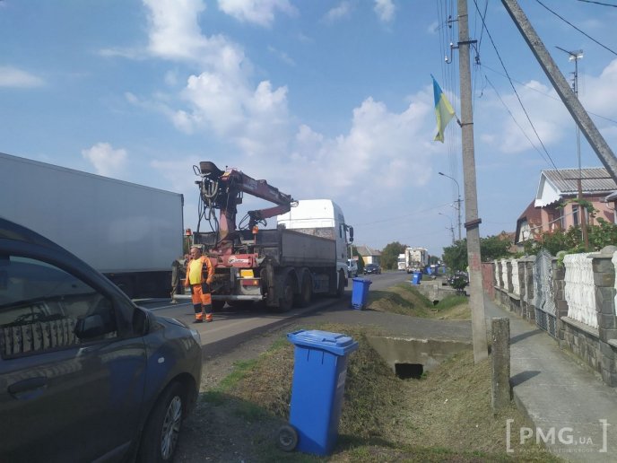 Рух трасою ускладнено: що зараз відбувається в Ракошині – 01