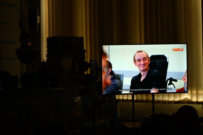 Напередодні Дня захисника України мистецтво об’єднало воїнів і дітей – 08