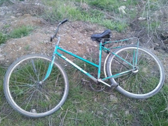 Мукачівські поліцейські затримали трьох грабіжників, які побили чоловіка і вкрали велосипед – 02