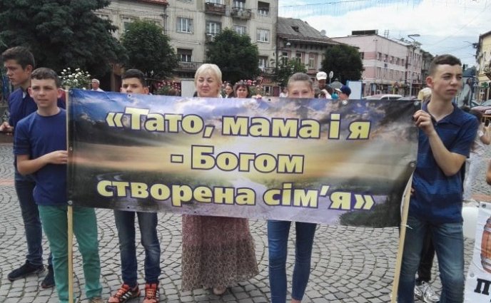 У центрі Мукачева молилися за дітей – 03