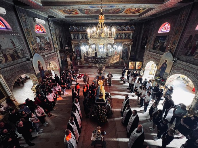 У Мукачеві попрощалися із загиблим на війні Героєм Володимиром Сорокою – 02