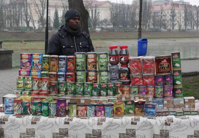 В Ужгороді на фестивалі можна скуштувати медовуху, різні смаколики та купити сувенір – 03