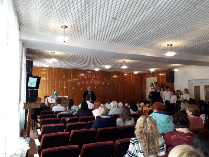 Народний депутат Василь Петьовка привітав працівників освіти Тячівського та Рахівського районів з професійним святом  – 04
