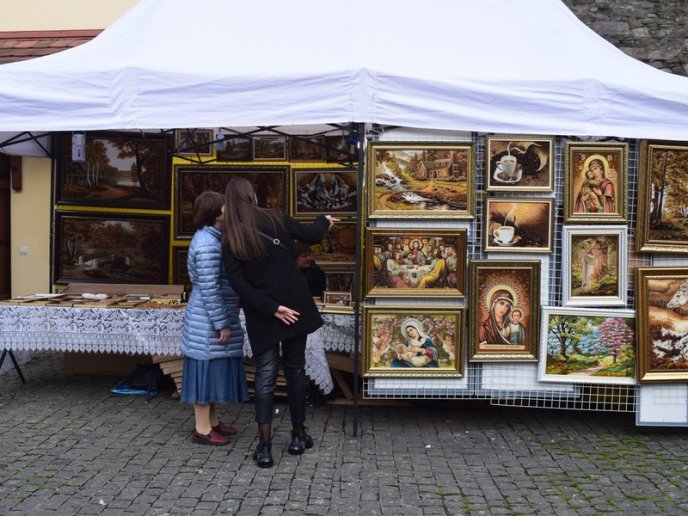 В Ужгороді триває фестиваль молодого вина “Закарпатське Божоле” – 32