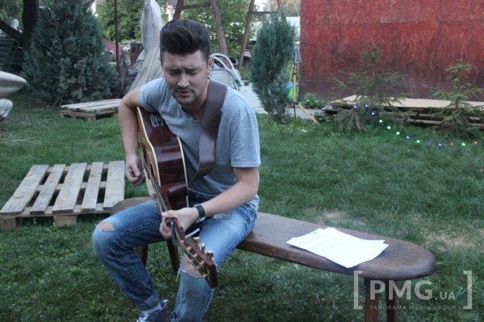 У Мукачеві відбувся благодійний вечір у підтримку Юлії Миронової, яка перебуває у реанімації у Таїланді – 16