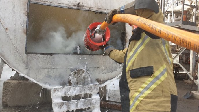 В Ужгороді на підприємстві вирувала пожежа – 02