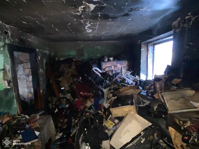 У Мукачеві під час пожежі врятували 7 людей – 03