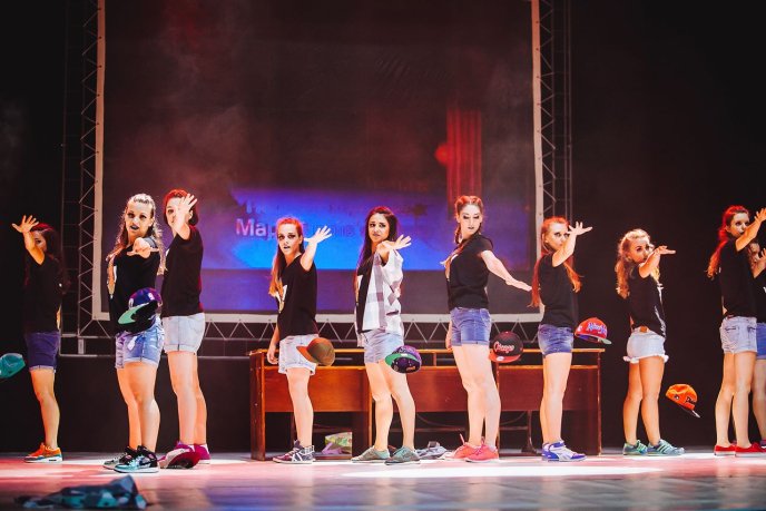 В Ужгороді студія сучасного танцю «Бліц» провела звітний концерт – 57