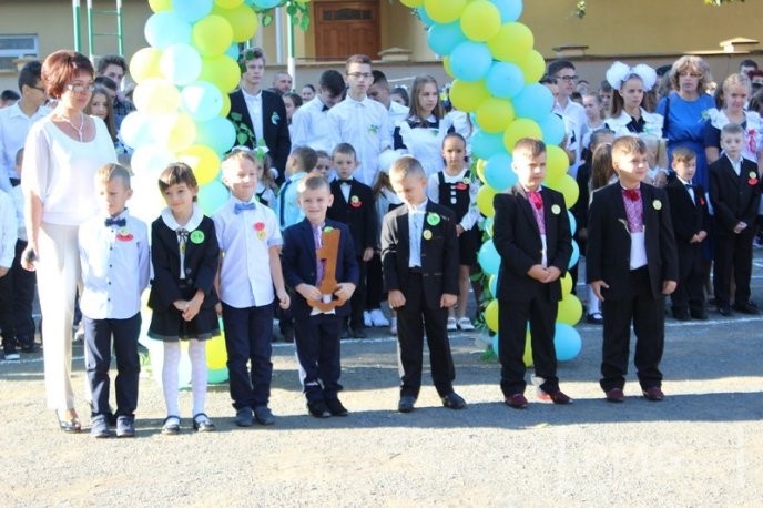 Свято Першого дзвоника відзначили у Мукачівській ЗОШ №1 ім. Пушкіна – 25