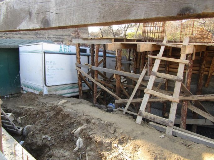 В Ужгороді будівництво багатоповерхівки на Кошицькій, 21 в Ужгороді визнали незаконним – 06