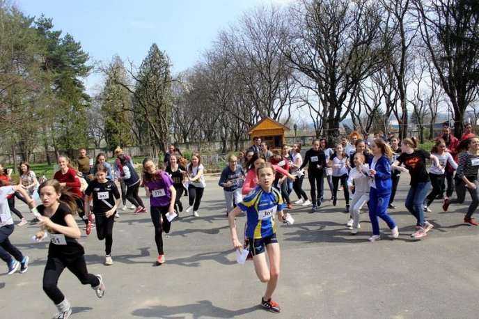 У Мукачеві відбулися змагання зі спортивного орієнтування  – 06