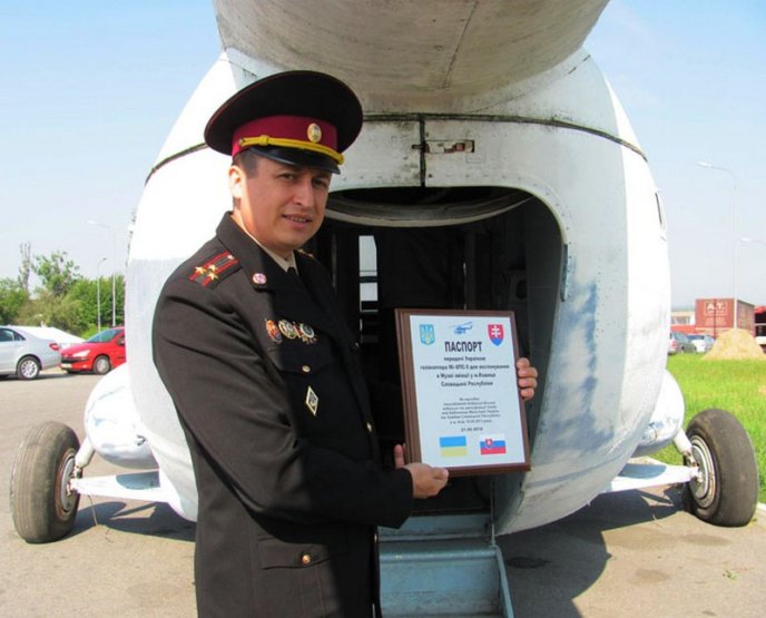 У День добросусідства українці передали словакам легендарний гелікоптер – 04