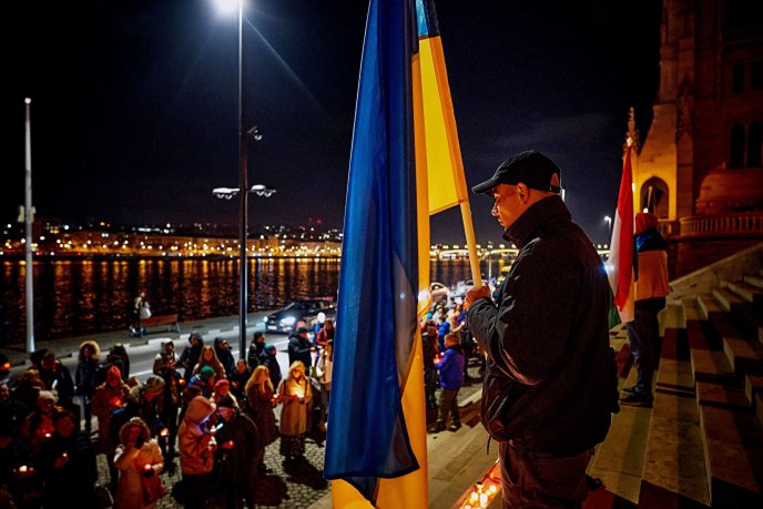 Будапештський парламент вимкнув освітлення в пам’ять жертв Голодоморів – 04