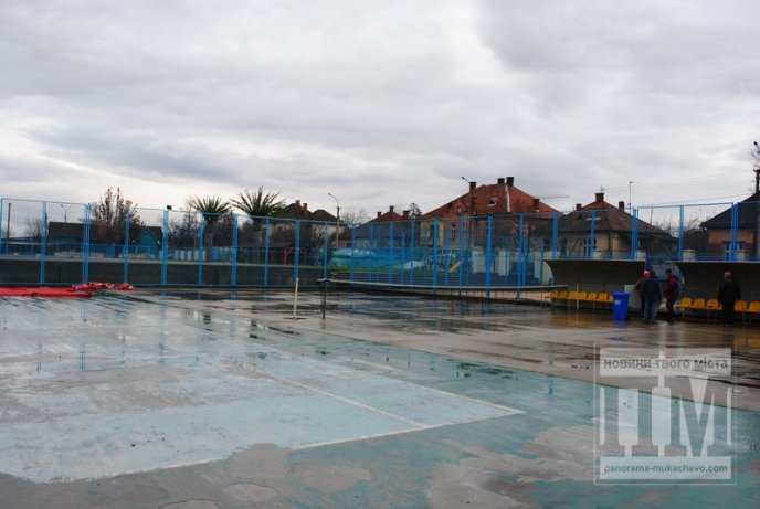 Вслід за Ужгородом льодову ковзанку відкриють і в Мукачеві (ФОТОФАКТ) – 03