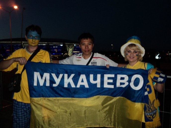 Мукачівські вболівальники підтримували футбольну збірну України в Донецьку (ФОТОРЕПОРТАЖ) – 07