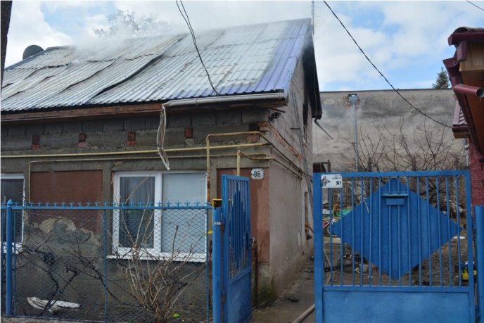 В обід в Ужгороді горів будинок – 01