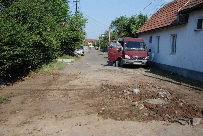 По вулиці Робітничій в Іршаві проводиться капітальний ремонт водопроводу – 02