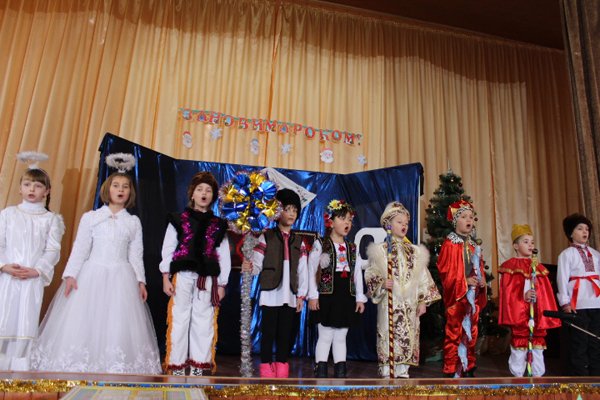 Юні колядники славили народження Ісуса Христа на фестивалі «Вифлеємська зіронька» у Дубовому – 14 Юні колядники славили народження Ісуса Христа на фестивалі «Вифлеємська зіронька» у Дубовому – 14