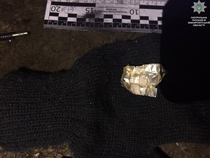 Як у Мукачеві чоловік від патрульних втікав – 04