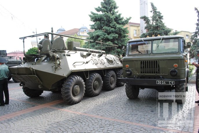 В центрі Мукачева проходить виставка військової техніки та озброєння 128-ї окремої гірсько-піхотної бригади (ФОТО) – 12