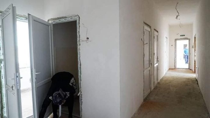 Триває будівництво середньої школи в Тернові та дитячого садка в Нижній Апші – 09