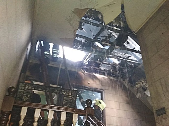 Рятувальники показали фото із пожежі на Хустщині та розповіли подробиці – 03