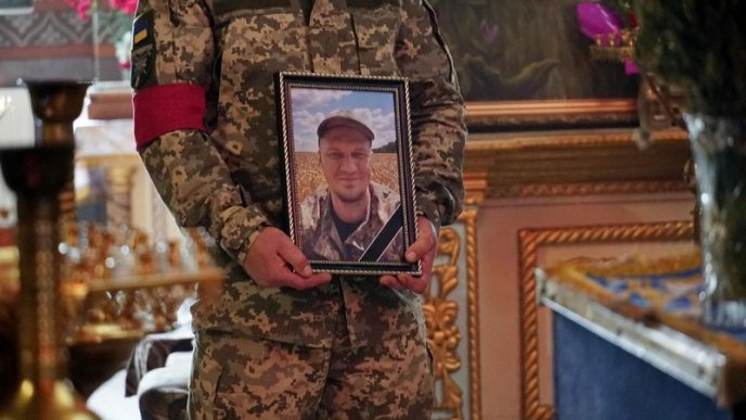 Поховали 35-річного закарпатця, який загинув на війні – 02