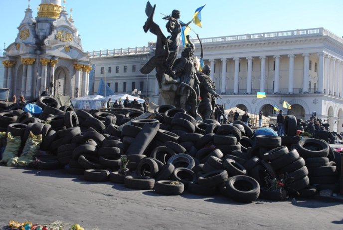 Один день з життя Майдану: на що перетворилась центральна площа України за місяць після революції (ФОТОРЕПОРТАЖ) – 21