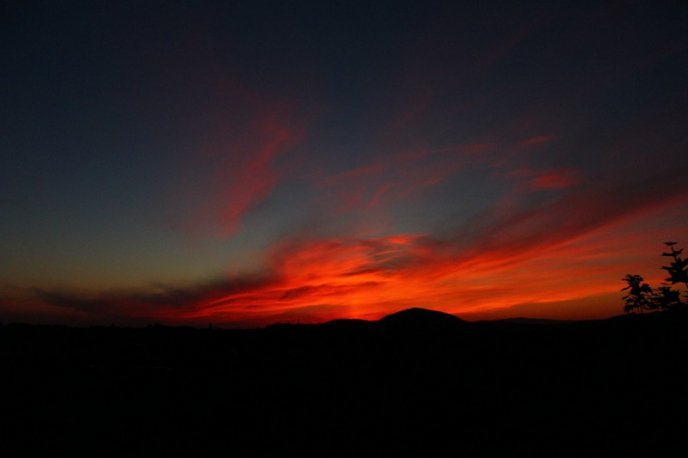 Червоне небо над Мукачевом вразило своєю красою – 02